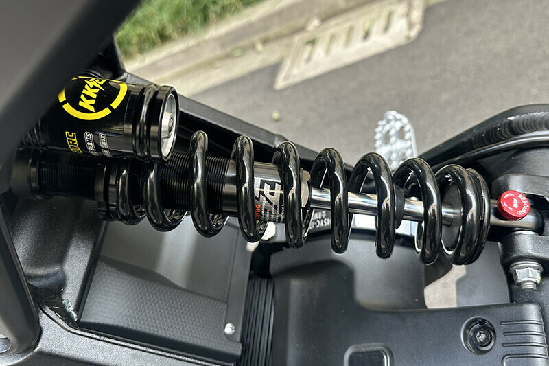 Rear Suspension kke Monoshock, adjustable for compression & rebound, providing reliable protection for riders to conquer unknown roads.