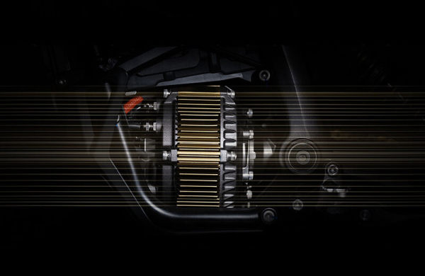 HIGH-PERFORMANCE LONGITUDINAL MOTOR With a maximum power output of up to 5KW, this motor features an embedded magneticcylinder design that optimizes the use of motor flux weakening control to enhance speed andperformance.