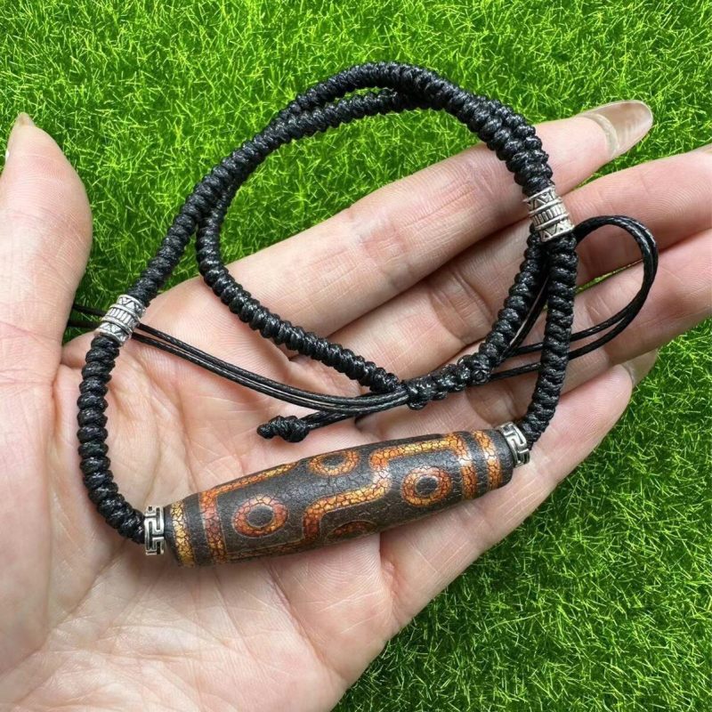 Wholesale natural Tibetan-style red skin old Zhu nine-eyed collarbone bead bead bead bead pendant accessories wholesale sky bead pendant