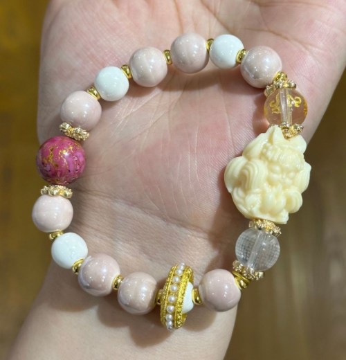 Incense ash porcelain nine-tailed fox bracelet strung with powder porcelain natural crystal Little Phoenix Nine Love Best friend bracelet