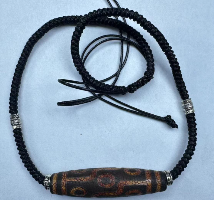 Wholesale of natural agate, Tibetan-style green ghost calcified nine-eyed sweater chain, Bodhi base bead, sky bead pendant