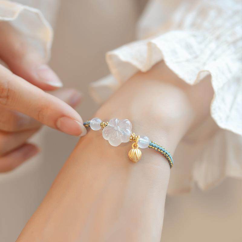 The design sense white agate plum blossom niche bracelet for women, Chinese style adjustable woven bracelet gift chalcedony retro style