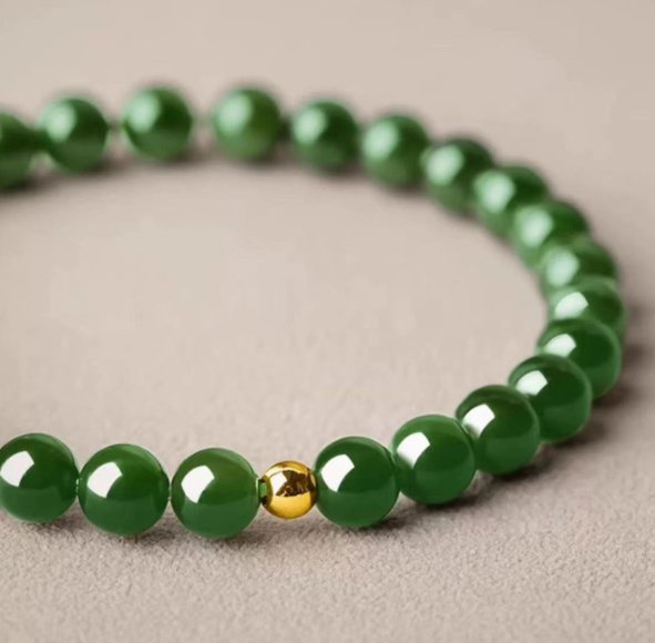Natural Hetian jade bracelet for women, natural jasper spinach green bracelet, a niche, exquisite and light luxury jasper loose beads