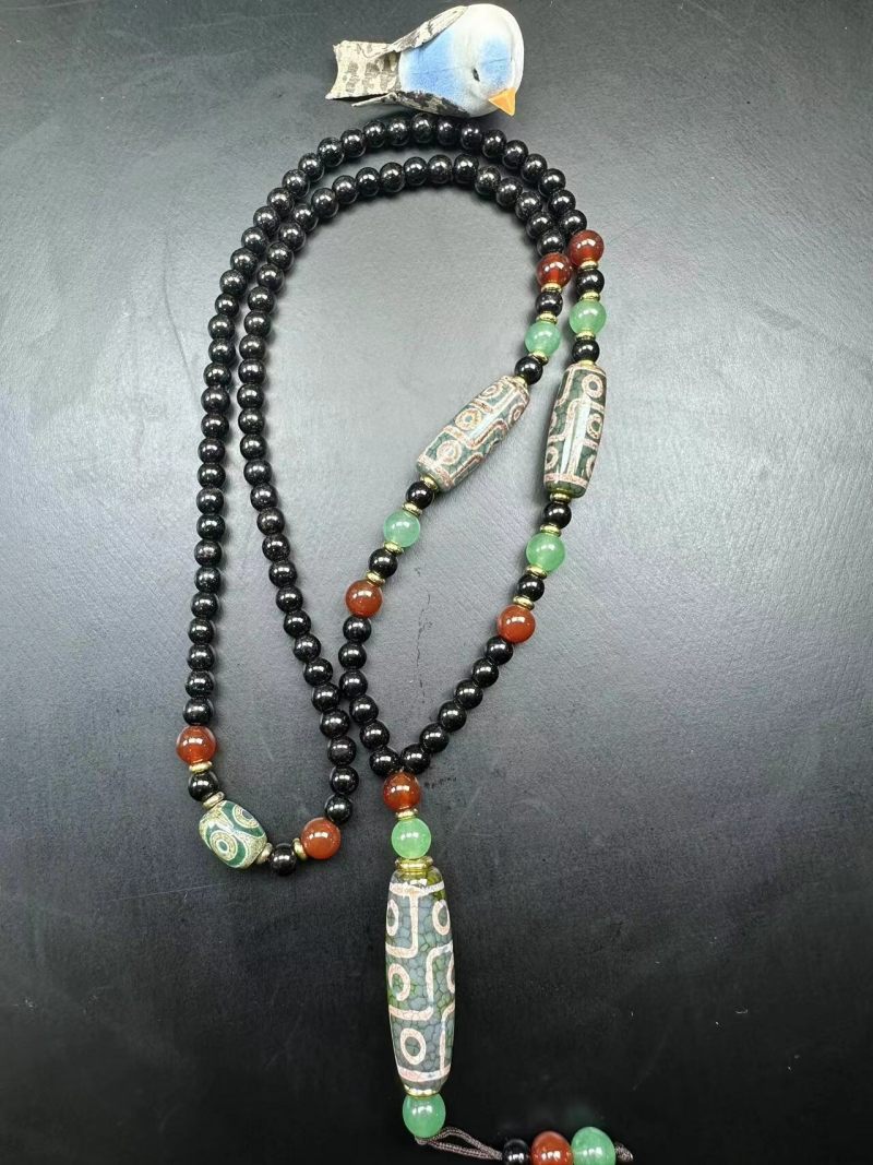 Wholesale of natural agate, Tibetan-style green ghost calcified nine-eyed sweater chain, Bodhi base bead, sky bead pendant