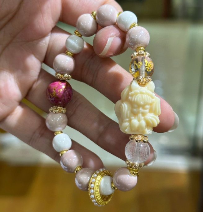 Incense ash porcelain nine-tailed fox bracelet strung with powder porcelain natural crystal Little Phoenix Nine Love Best friend bracelet