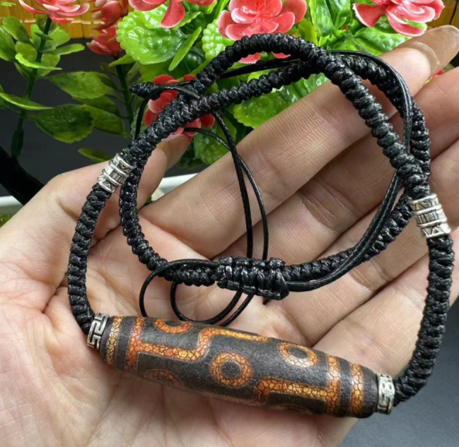 Wholesale of natural agate, Tibetan-style green ghost sweater chain bottom beads, nine-eyed sky beads pendant, Bodhi Chinese style