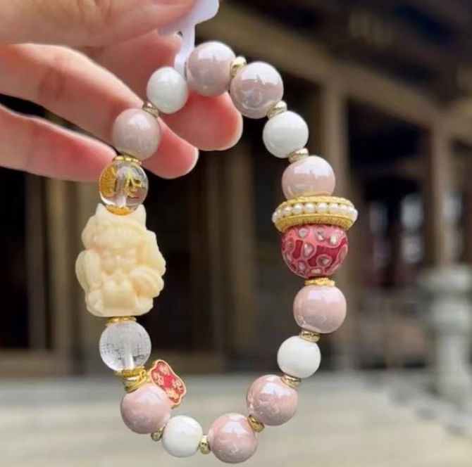 Incense ash porcelain nine-tailed fox bracelet strung with powder porcelain natural crystal Little Phoenix Nine Love Best friend bracelet