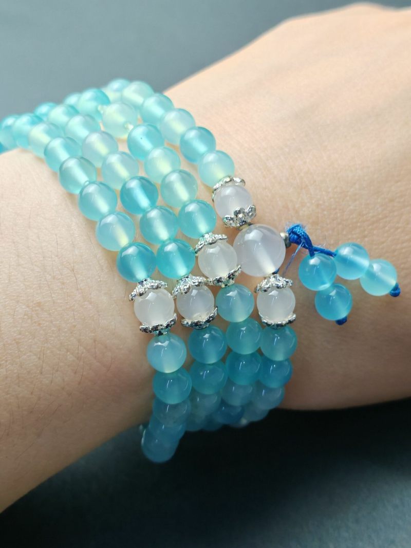 Natural loose beads chalcedony elastic rope long chains can be made into bracelets or necklaces with a diameter of 0.6. DIY beaded jewelry