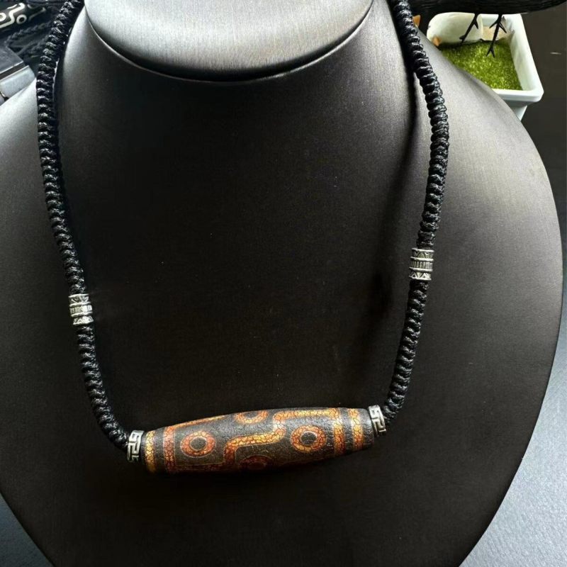 Wholesale natural Tibetan-style red skin old Zhu nine-eyed collarbone bead bead bead bead pendant accessories wholesale sky bead pendant